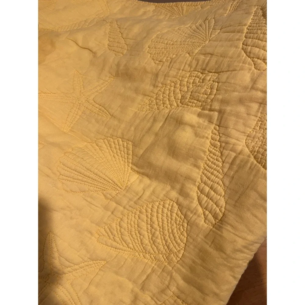Max Studio Quilt Yellow Seashells Beach‎ Pattern Full/Queen Shams